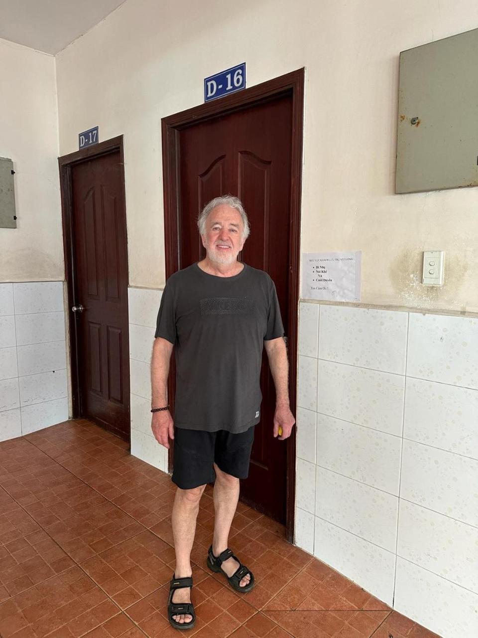 Nha Khach Lang May Man - Village Chance Ho Chi Minh City Exterior photo