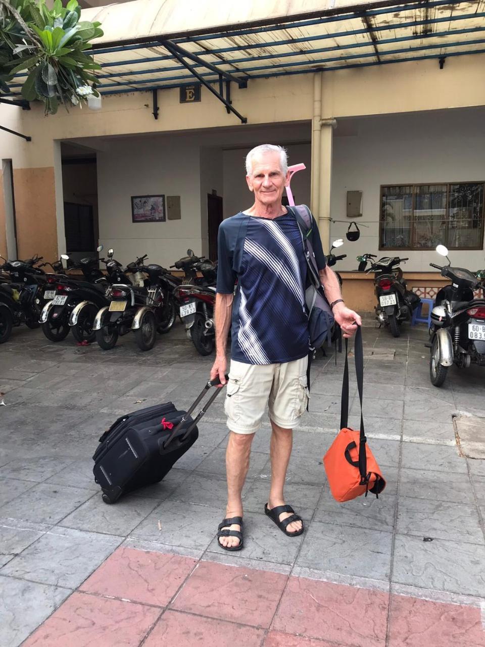 Nha Khach Lang May Man - Village Chance Ho Chi Minh City Exterior photo